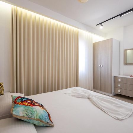 Al Mare Rooms ساراندا المظهر الخارجي الصورة