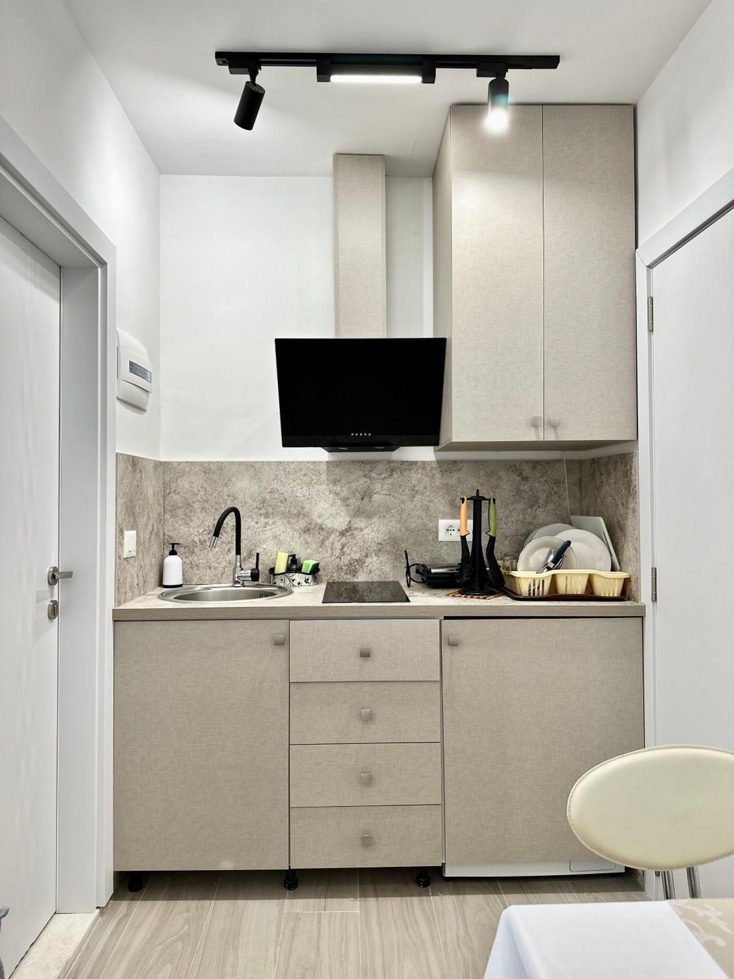 Al Mare Rooms ساراندا المظهر الخارجي الصورة