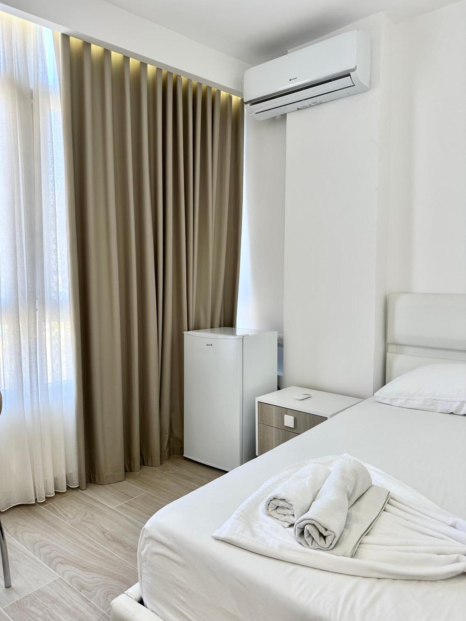 Al Mare Rooms ساراندا المظهر الخارجي الصورة