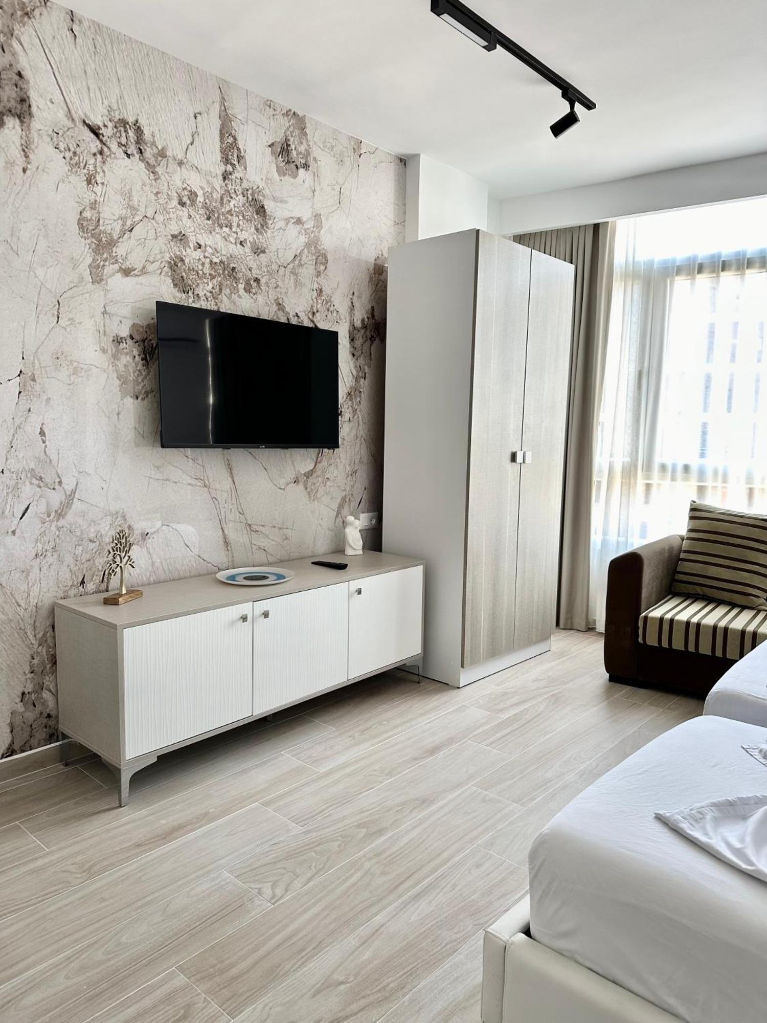 Al Mare Rooms ساراندا المظهر الخارجي الصورة
