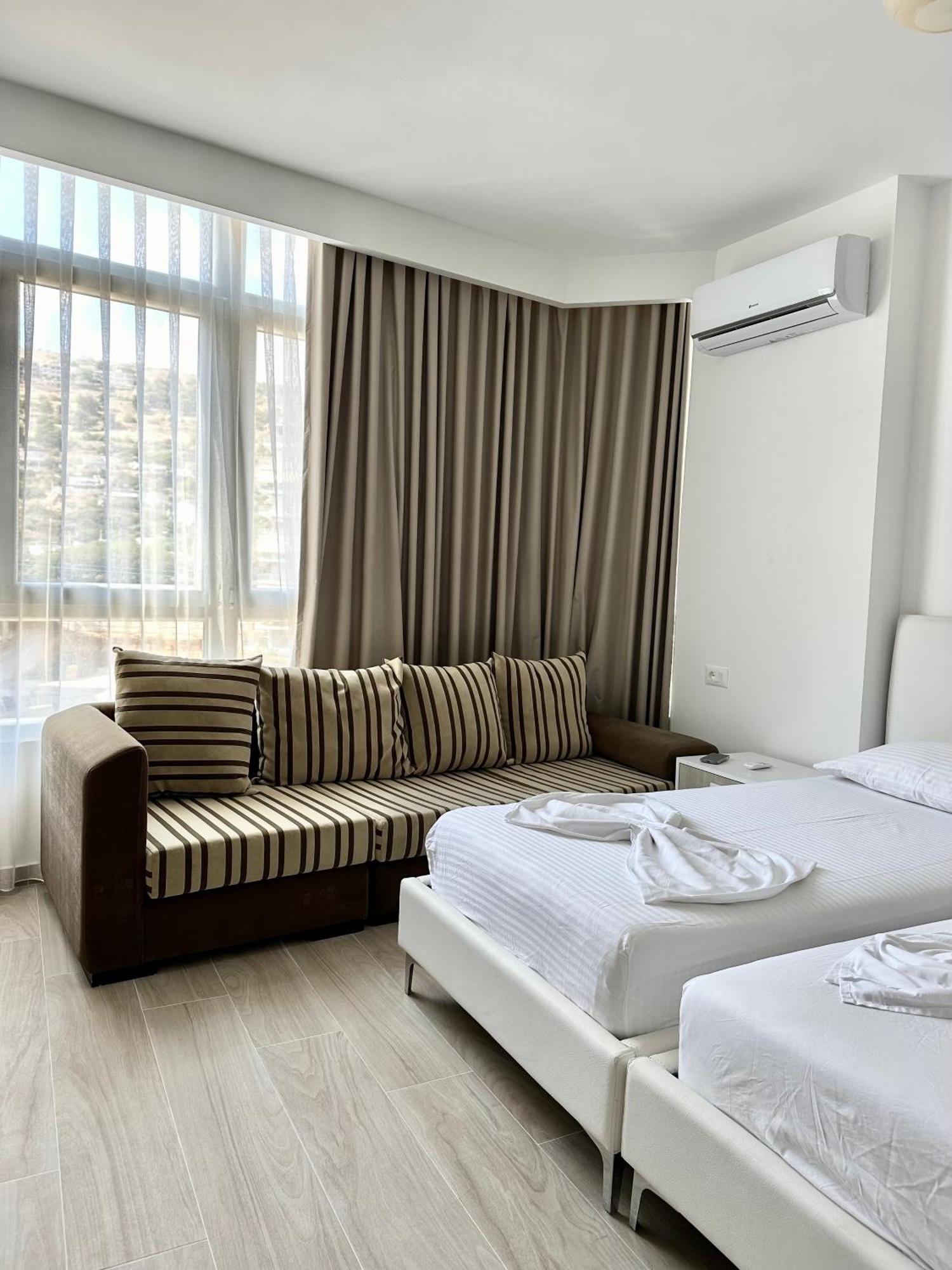 Al Mare Rooms ساراندا المظهر الخارجي الصورة