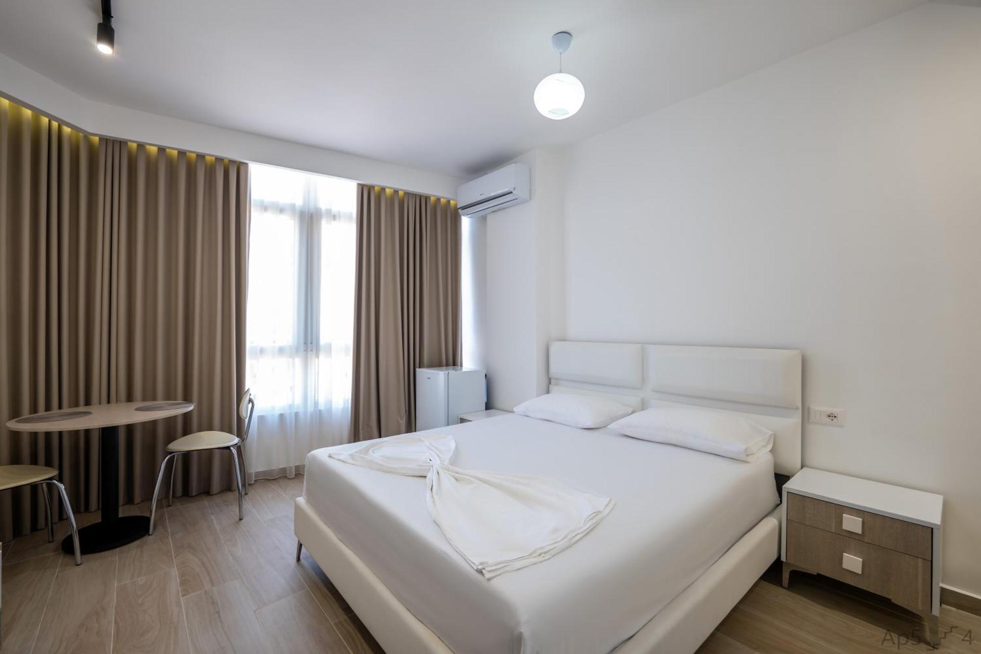 Al Mare Rooms ساراندا المظهر الخارجي الصورة