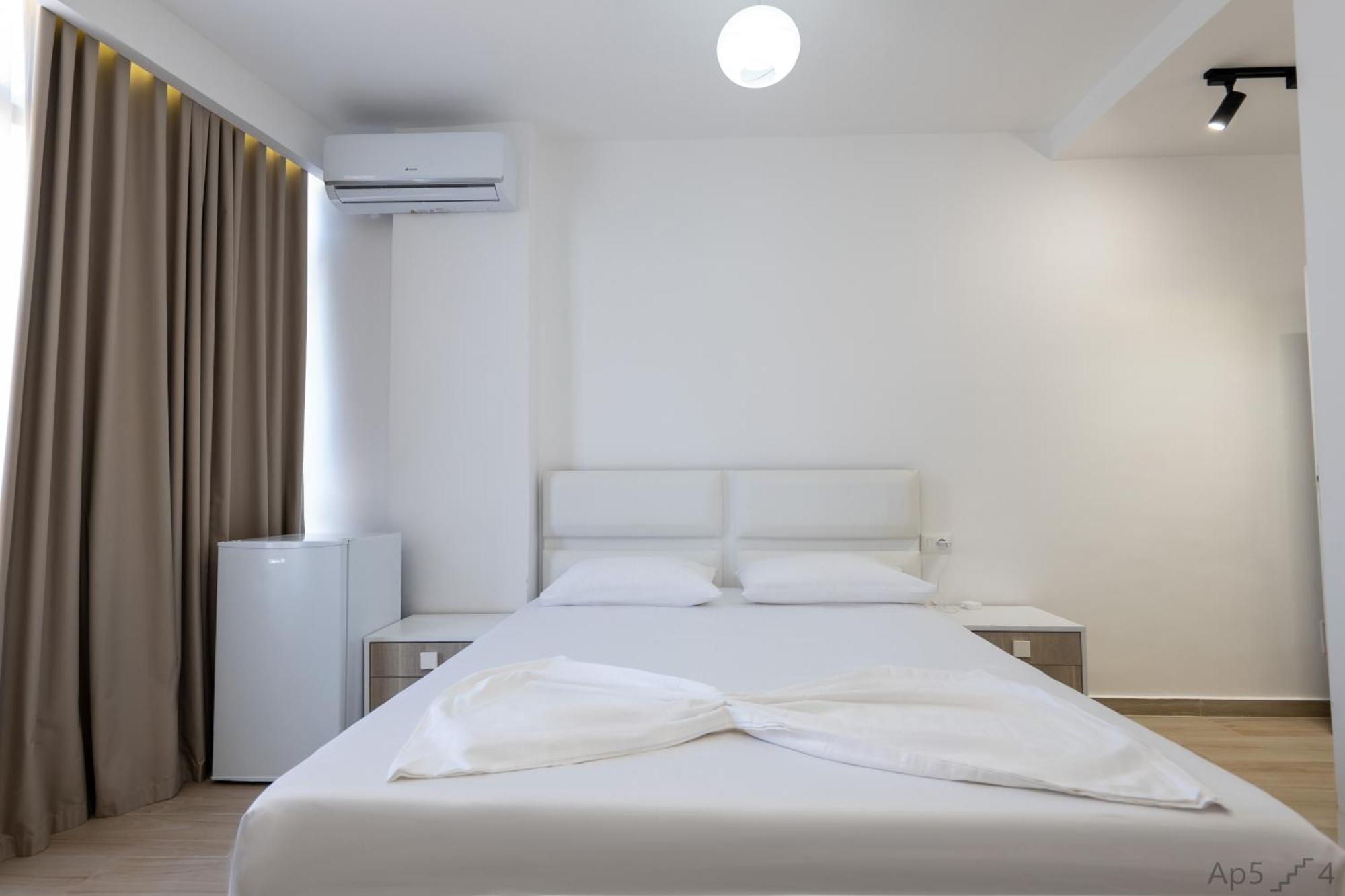 Al Mare Rooms ساراندا المظهر الخارجي الصورة